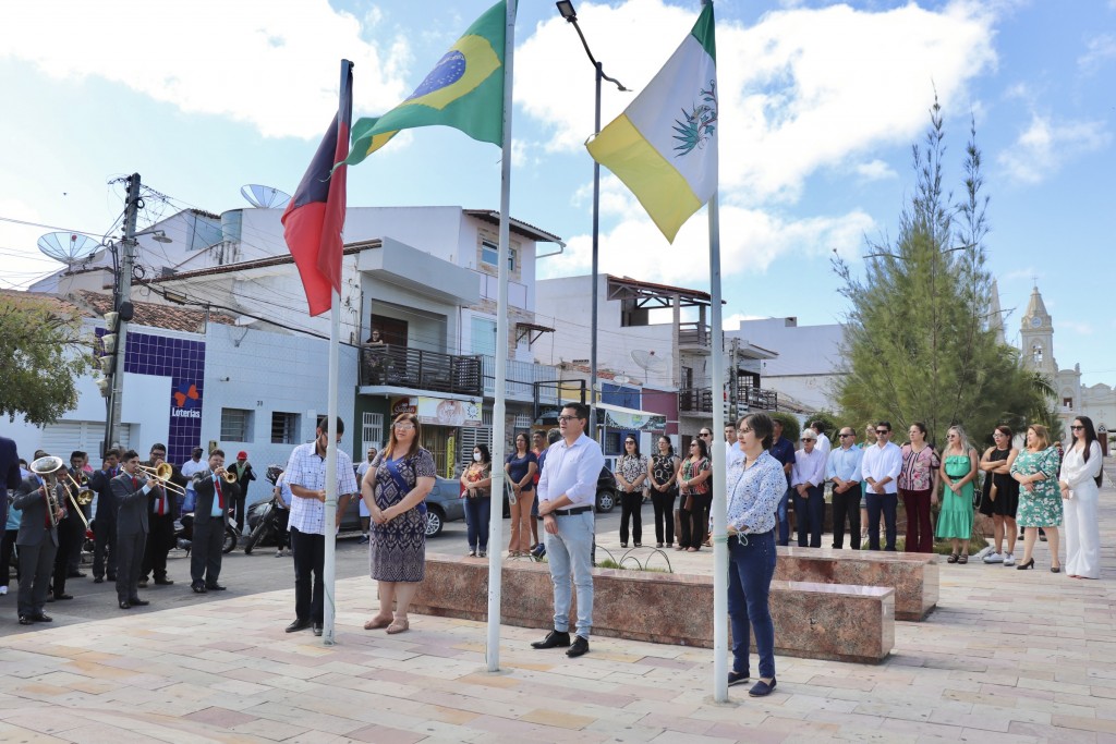 Prefeitura de Picuí Realiza Evento Oficial de Hasteamento dos Pavilhões em Alusão ao Dia da Independência do Brasil