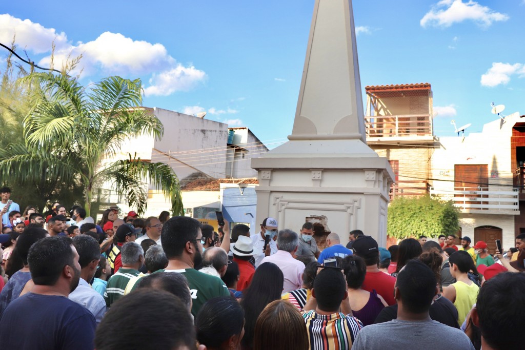 Obelisco da Independência é Aberto e Prefeito de Picuí e Equipe Técnica Inserem em seu Interior Nova Cápsula do Tempo