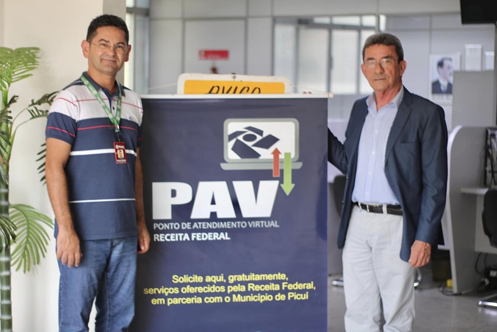 Auditor Fiscal da Receita Federal Visita o Ponto de Atendimento Virtual (PAV) em Funcionamento no Município de Picuí