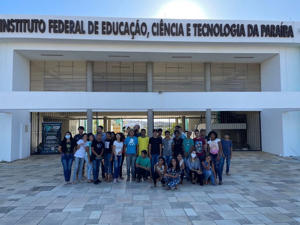 Adolescentes do NACAD Visitam IFPB para Conhecer Cursos Técnicos Integrados