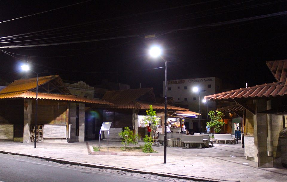 Quiosques do Centro de Convivência Pedro Tomás Dantas Recebem Iluminação por Placas de LED